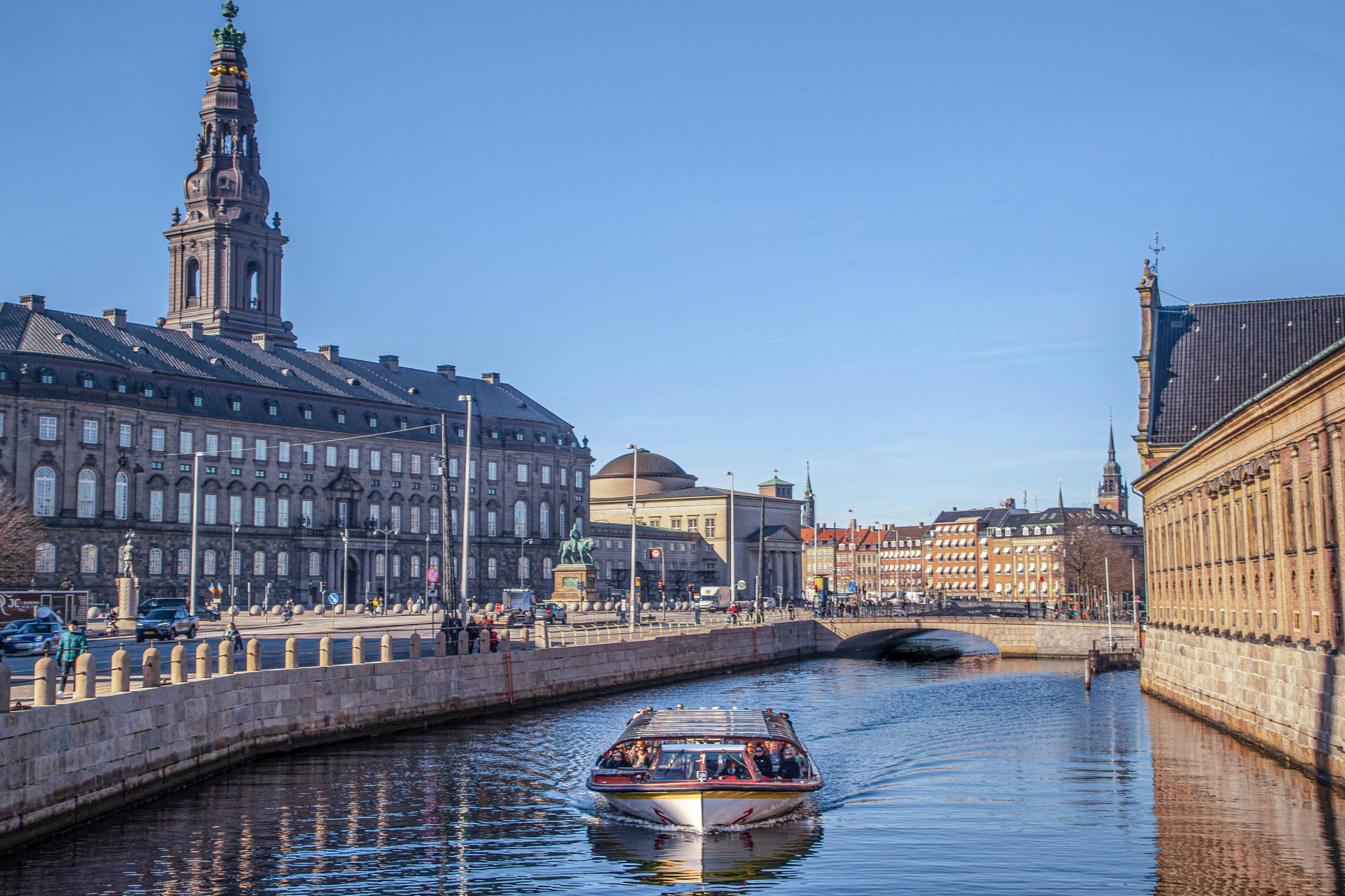 Copenhagen: Guided Classic Canal Tour & Harbour