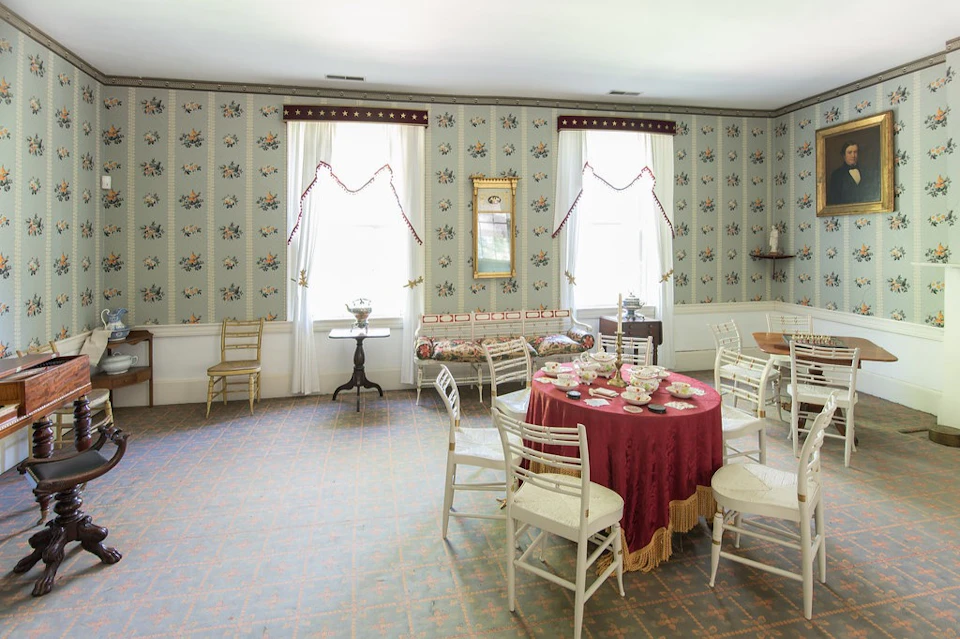 Ladies Parlor