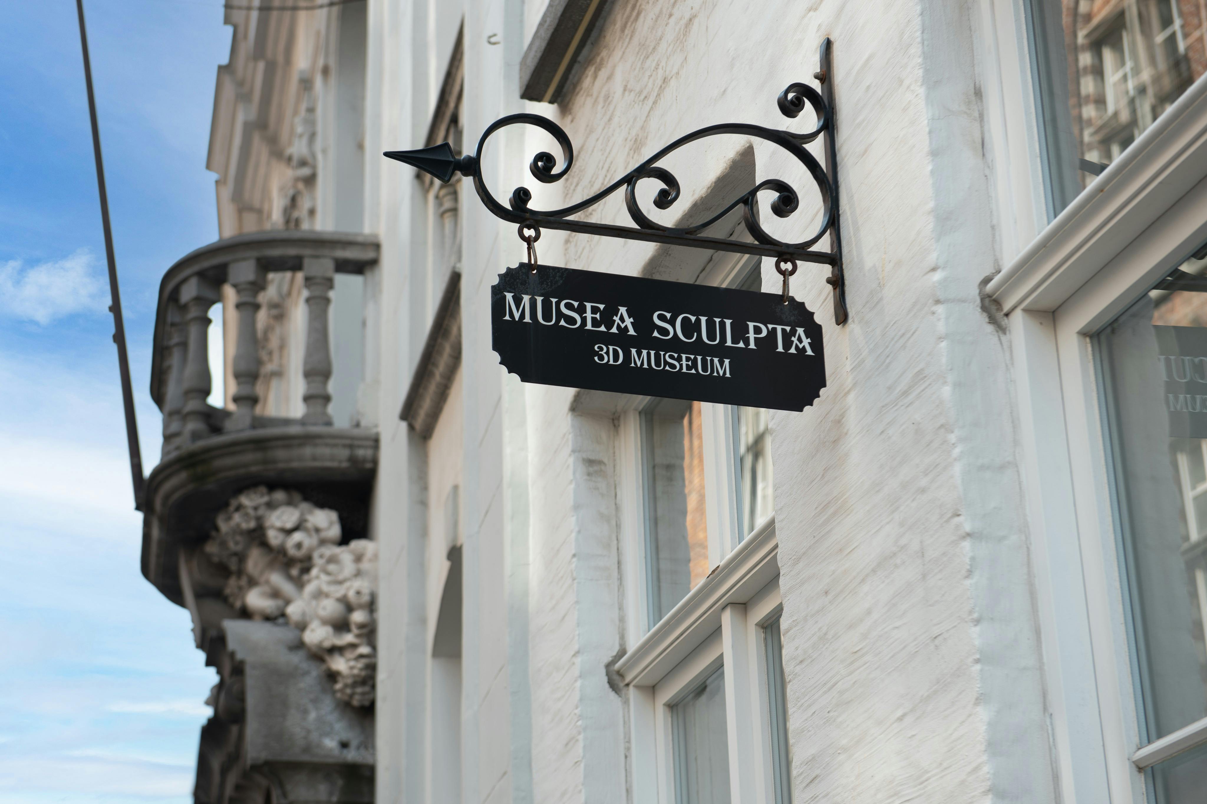 Façade museum. Het museum bevindt zich in het historische Burgerhuis &#34;De Pelikaan&#34; 