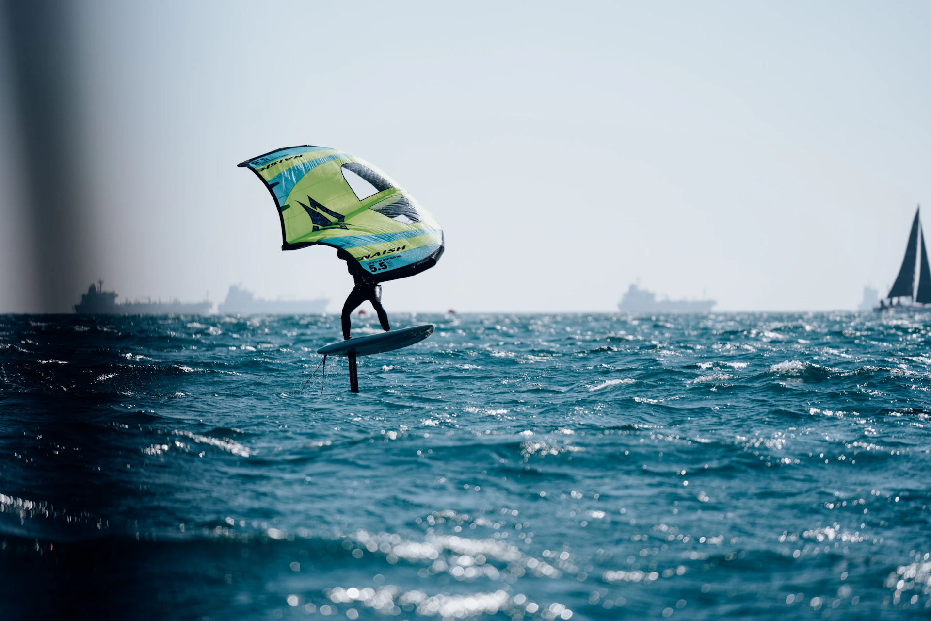 Person doing Wingfoil