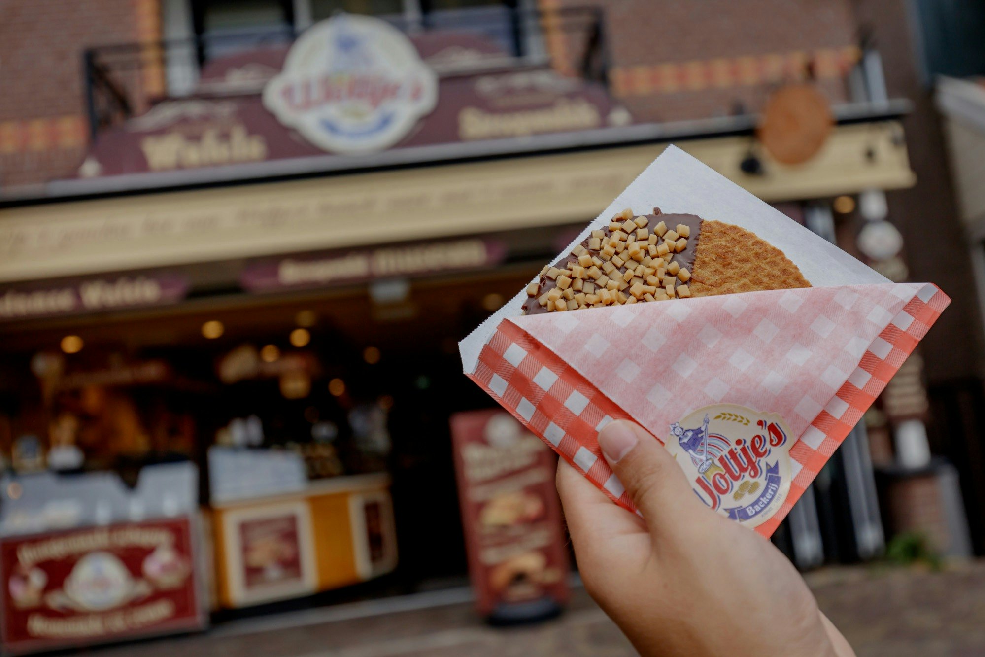 Volendam: Woltjes Bakery Stroopwafel Demonstration & Tasting