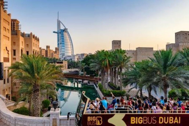 Großer Bus Dubai: 2,5-Stunden-Panorama-Nacht-Tour Ticket – 5