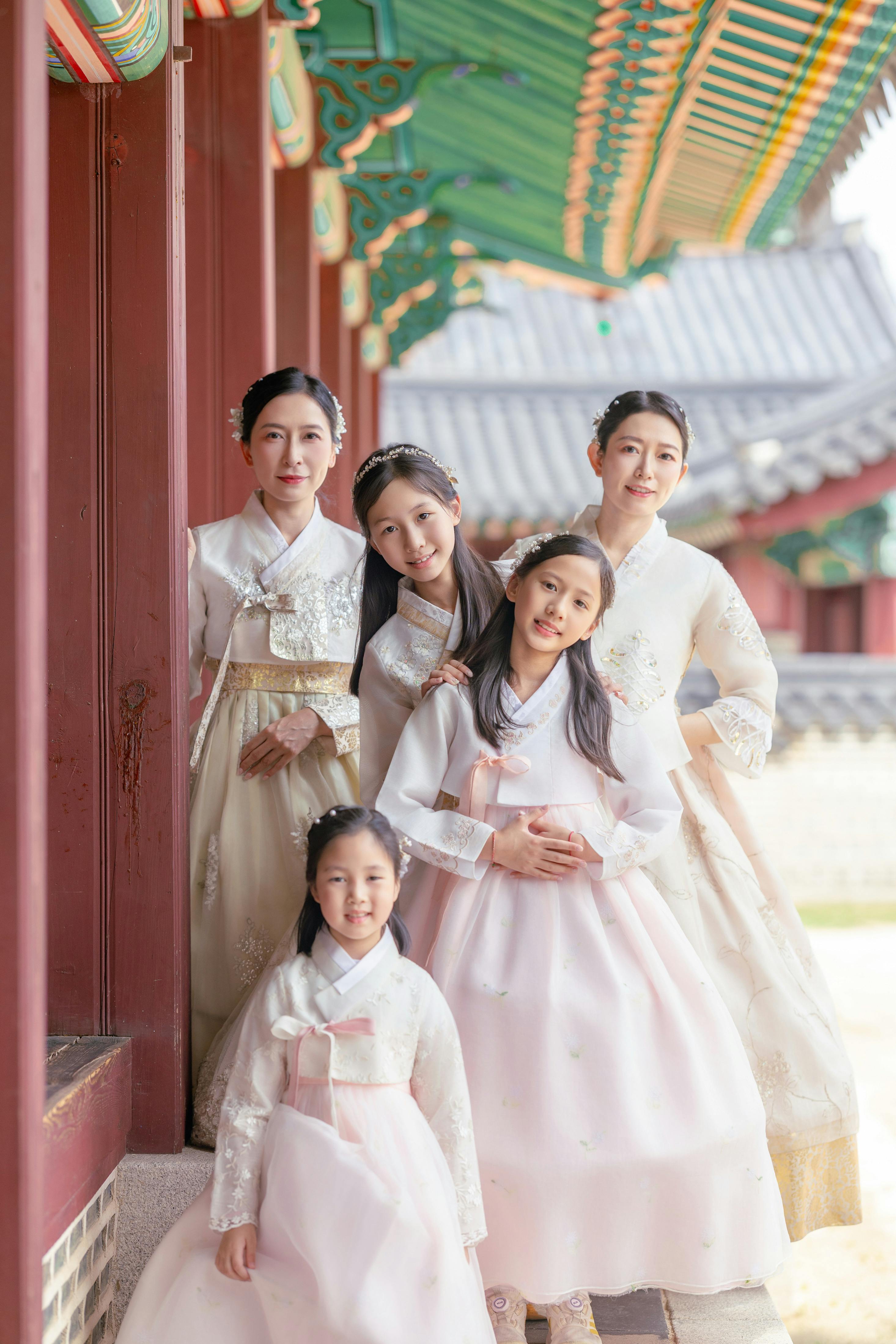 Gyeongbokgung Palace, Bukchon Hanok Village & Changdeokgung Palace: Premium Hanbok Set + Korean Hairstyle - Photo 6