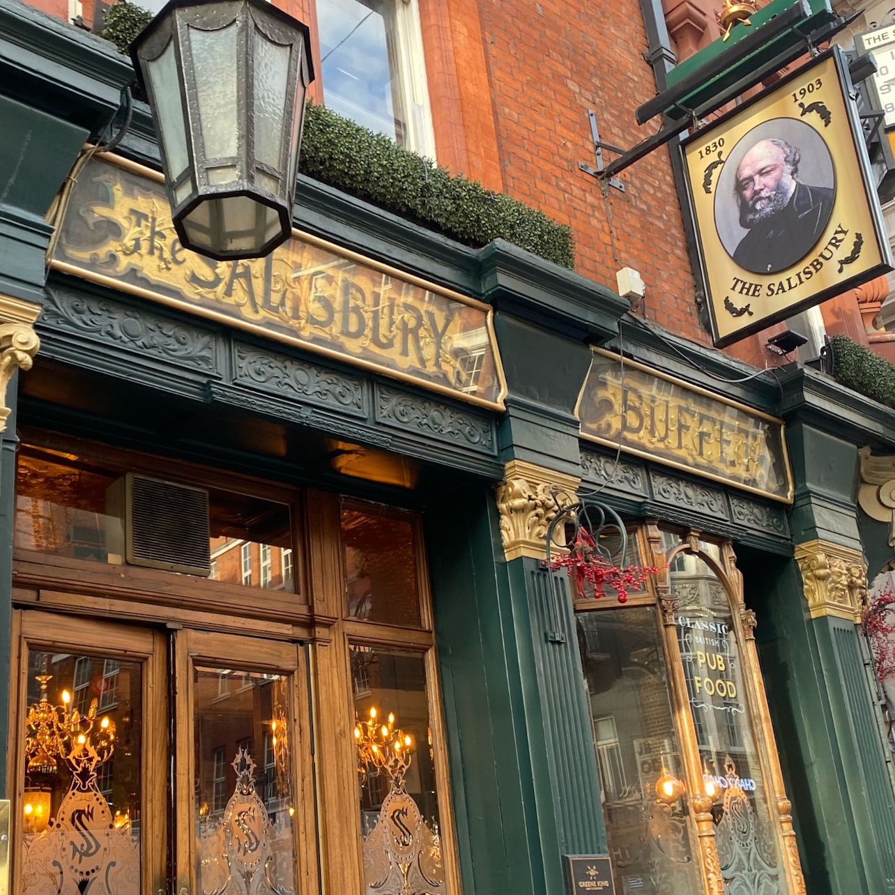 Londres: Recorrido histórico a pie por pubs - Alojamientos en Londres