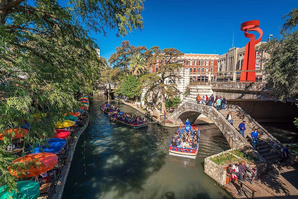 San Antonio Old Town Trolley: Hop on Hop off