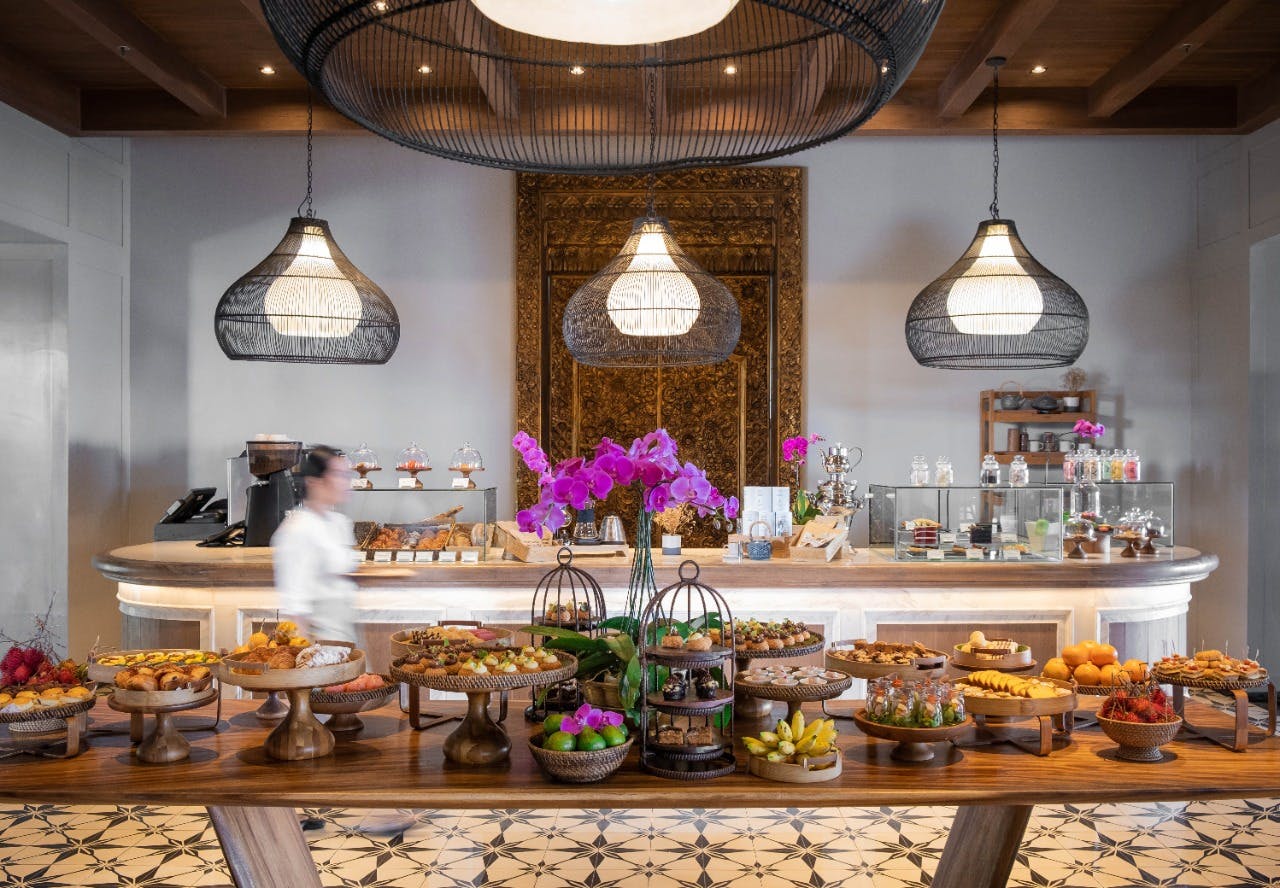 Selasar Deli at The Apurva Kempinski Hotel: Artisanal Afternoon Tea (Friday & Saturday)