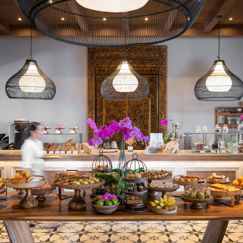 Selasar Deli at The Apurva Kempinski Hotel: Artisanal Afternoon Tea (Friday & Saturday)
