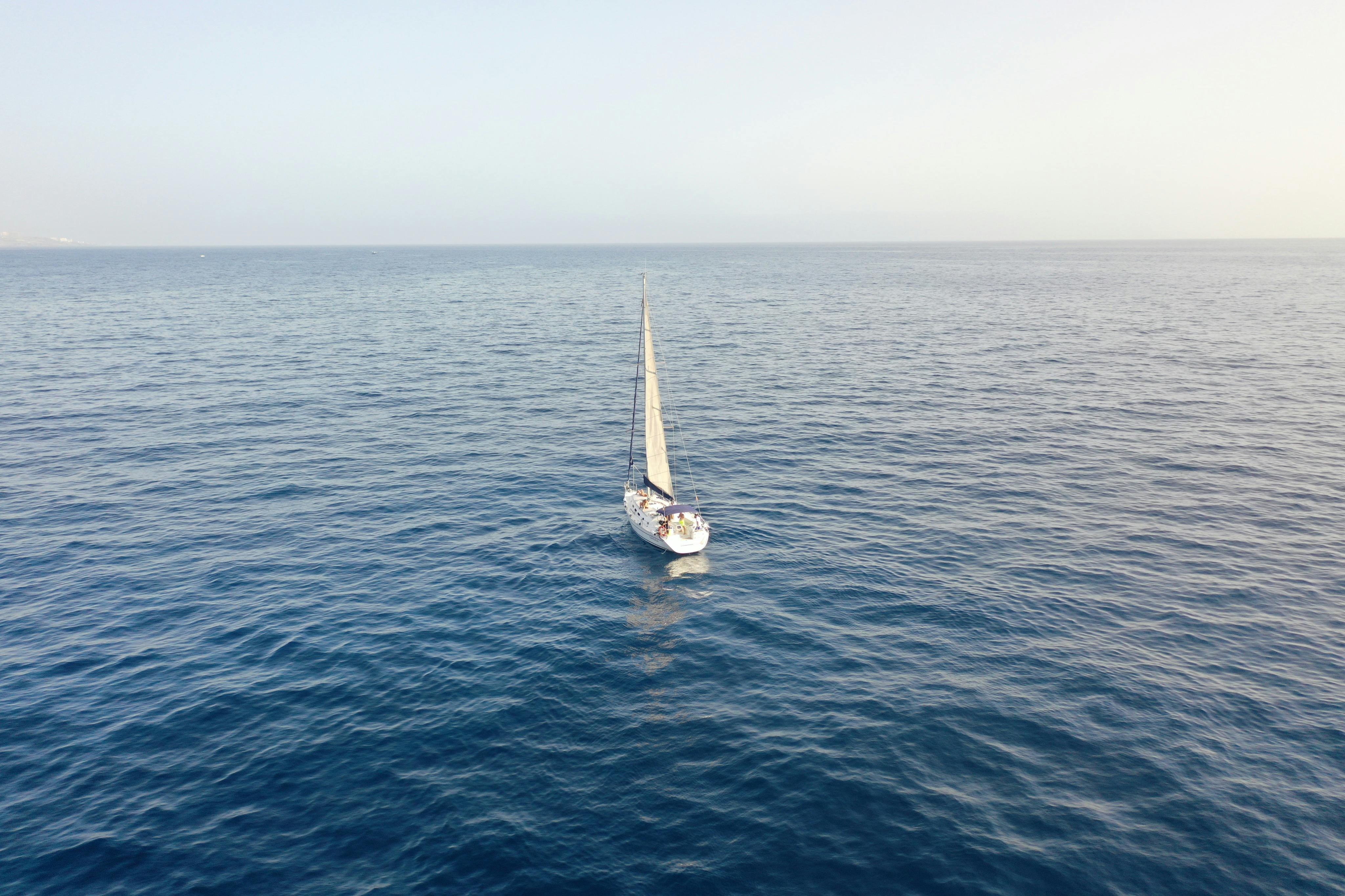 我们的船在流血