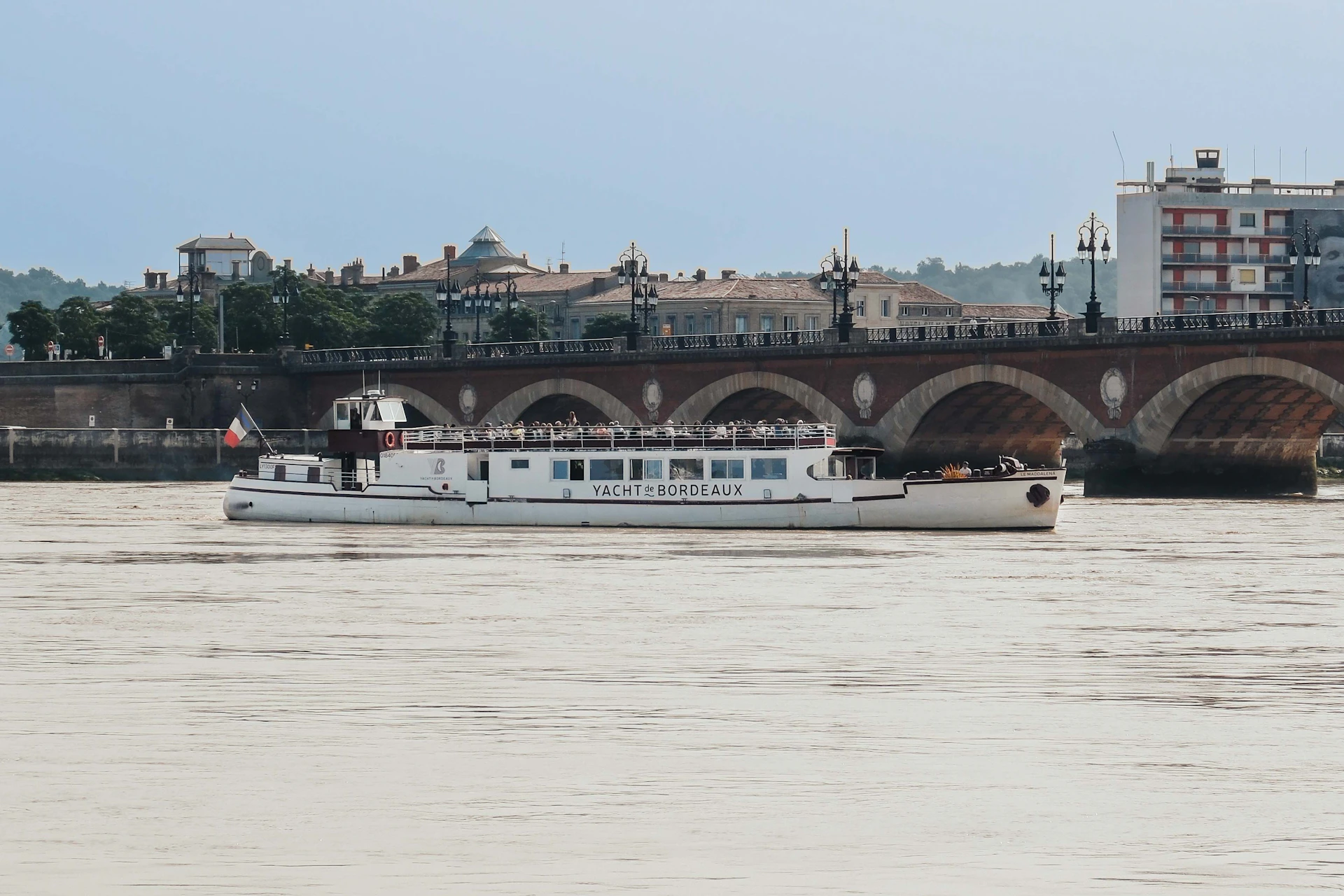 BOAT LE MADDALENA
PONT DE PIERRE