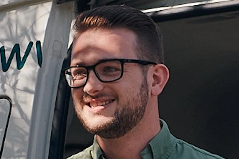 Guests getting off bus