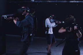 Dagli zaini computerizzati allo Striker VR con rinculo realistico, l'attrezzatura moderna ti permette di immergerti ancora meglio