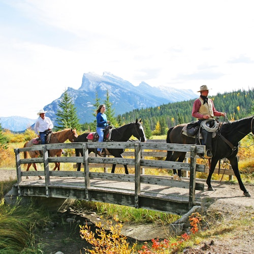 Paseo a caballo en Sundance Loop desde Banff