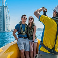 60-Minutes Emirates Palace Corniche & Lulu Island Boat Tour