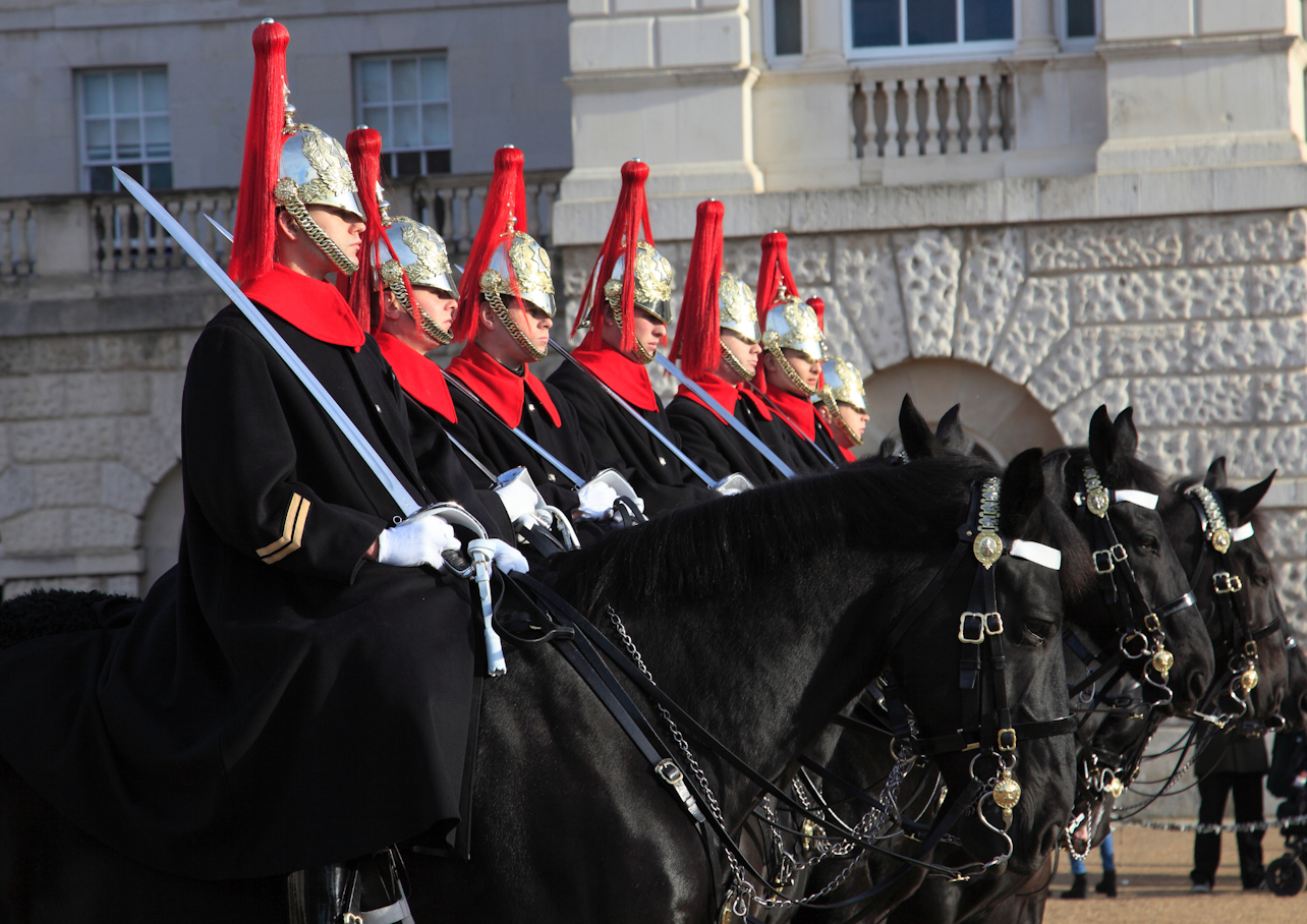 Changing of the Guard Walking Tour - Accommodations in London