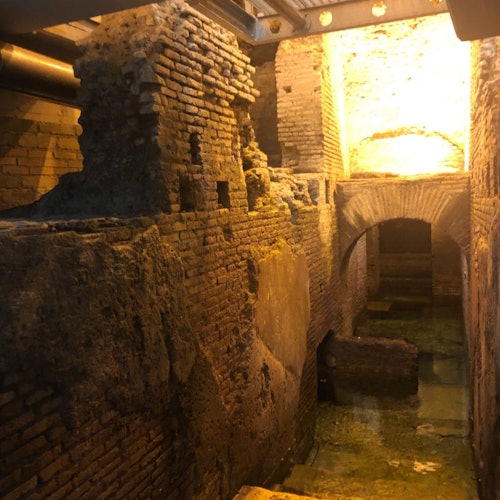 Trevi District Underground: Small Aqueduct Domus