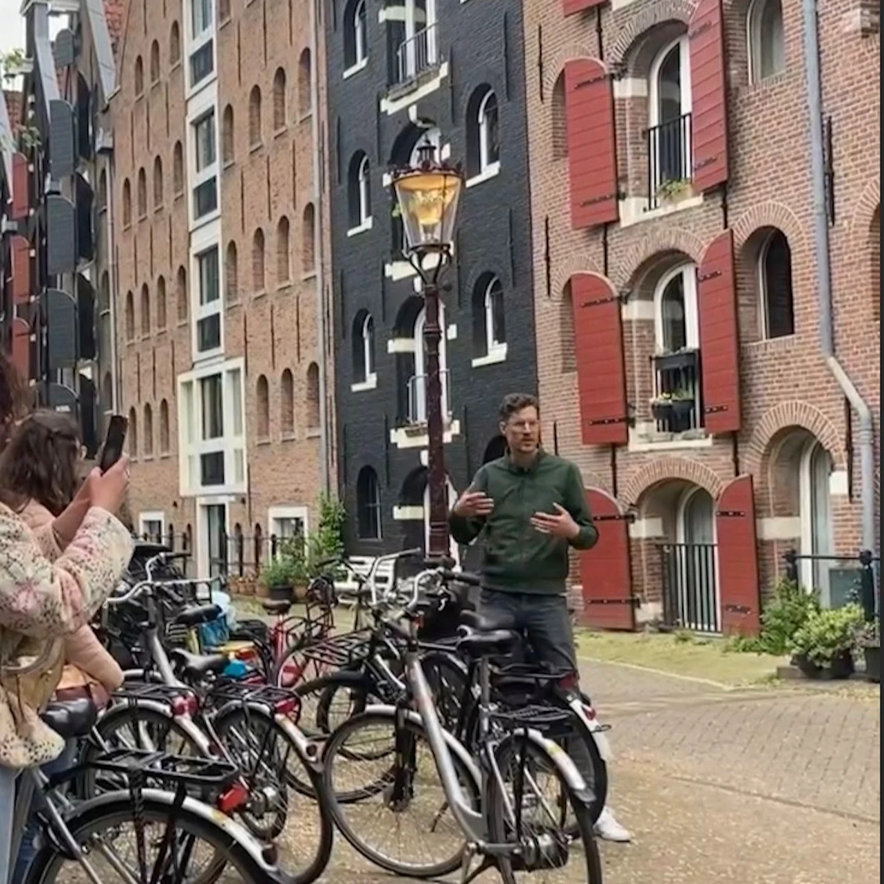 Guided bike tour in French