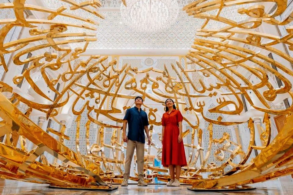 Abu Dhabi: Private City Tour + Sheikh Zayed Grand Mosque + Qasr Al Watan Palace