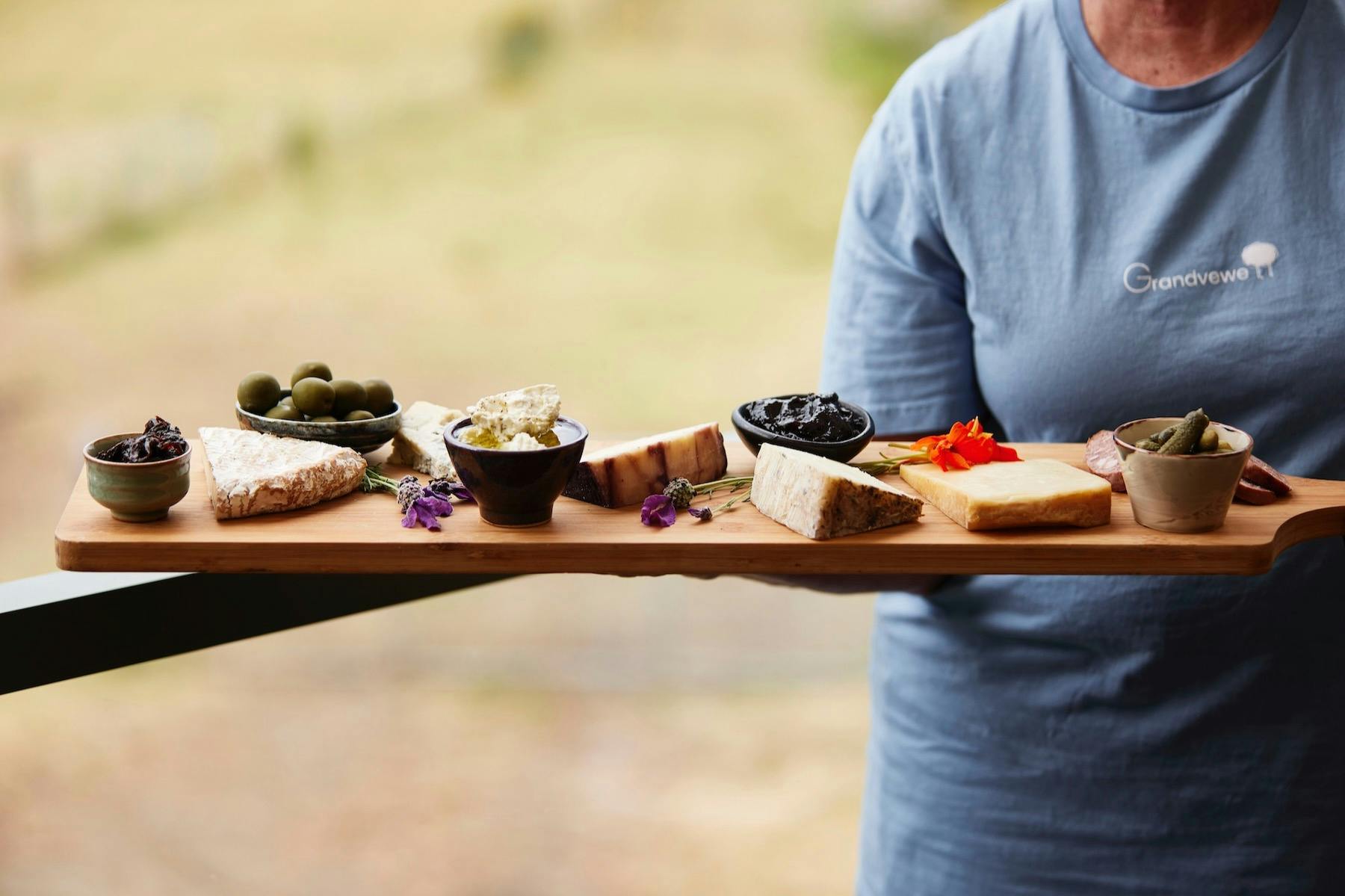 그랑베위 치즈에서 맛보는 치즈, 진, 보드카