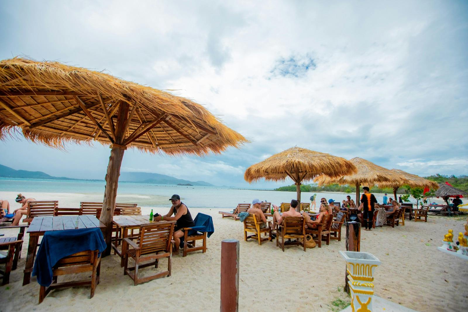 Tan & Pig Islands: Guided Speedboat Tour from Koh Samui + Pink Dolphin Spotting