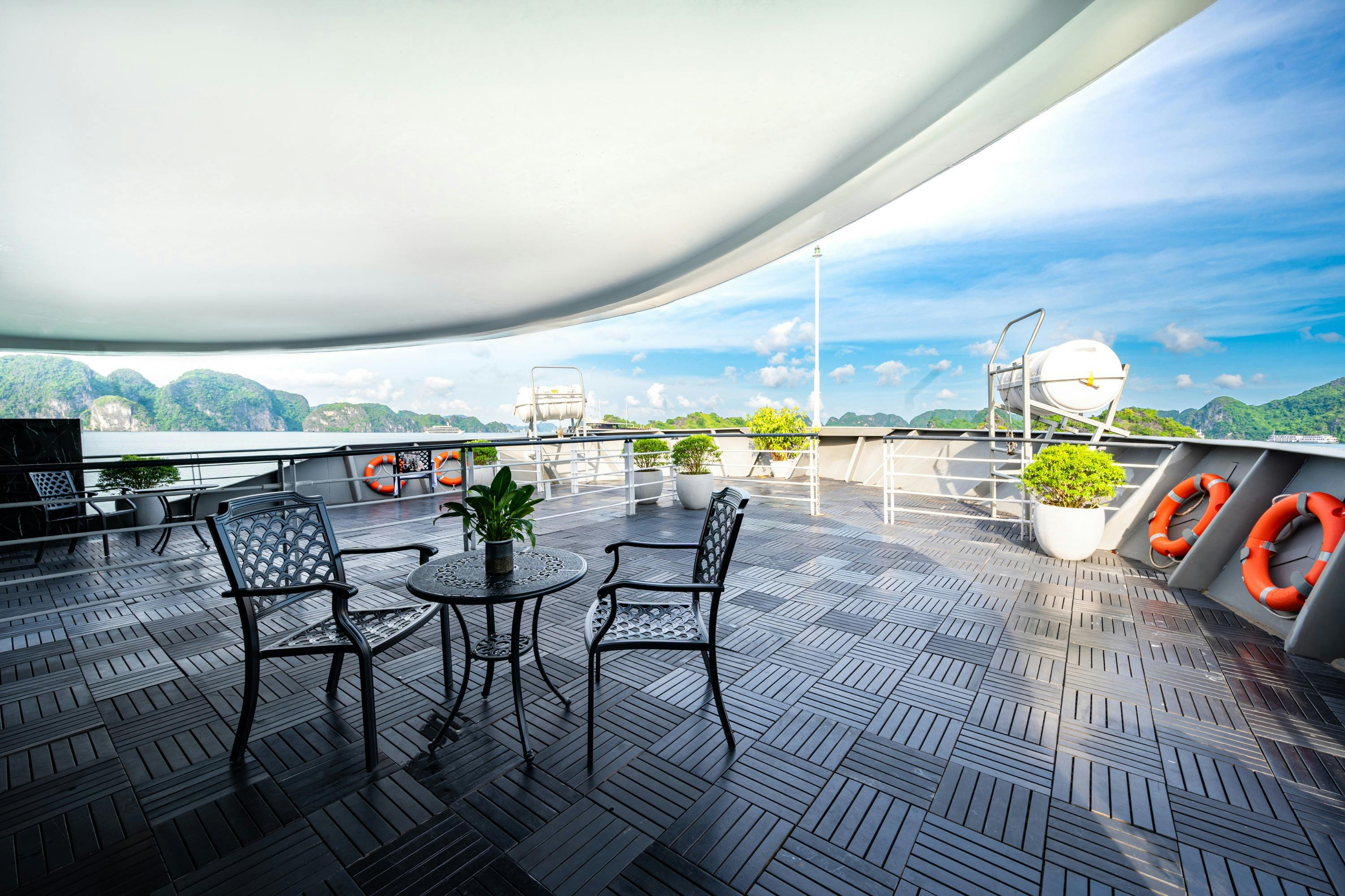 Baia di Ha Long e Lan Ha: 2D1N Velar of The Seas Tour in barca + Trasferimento opzionale — 6