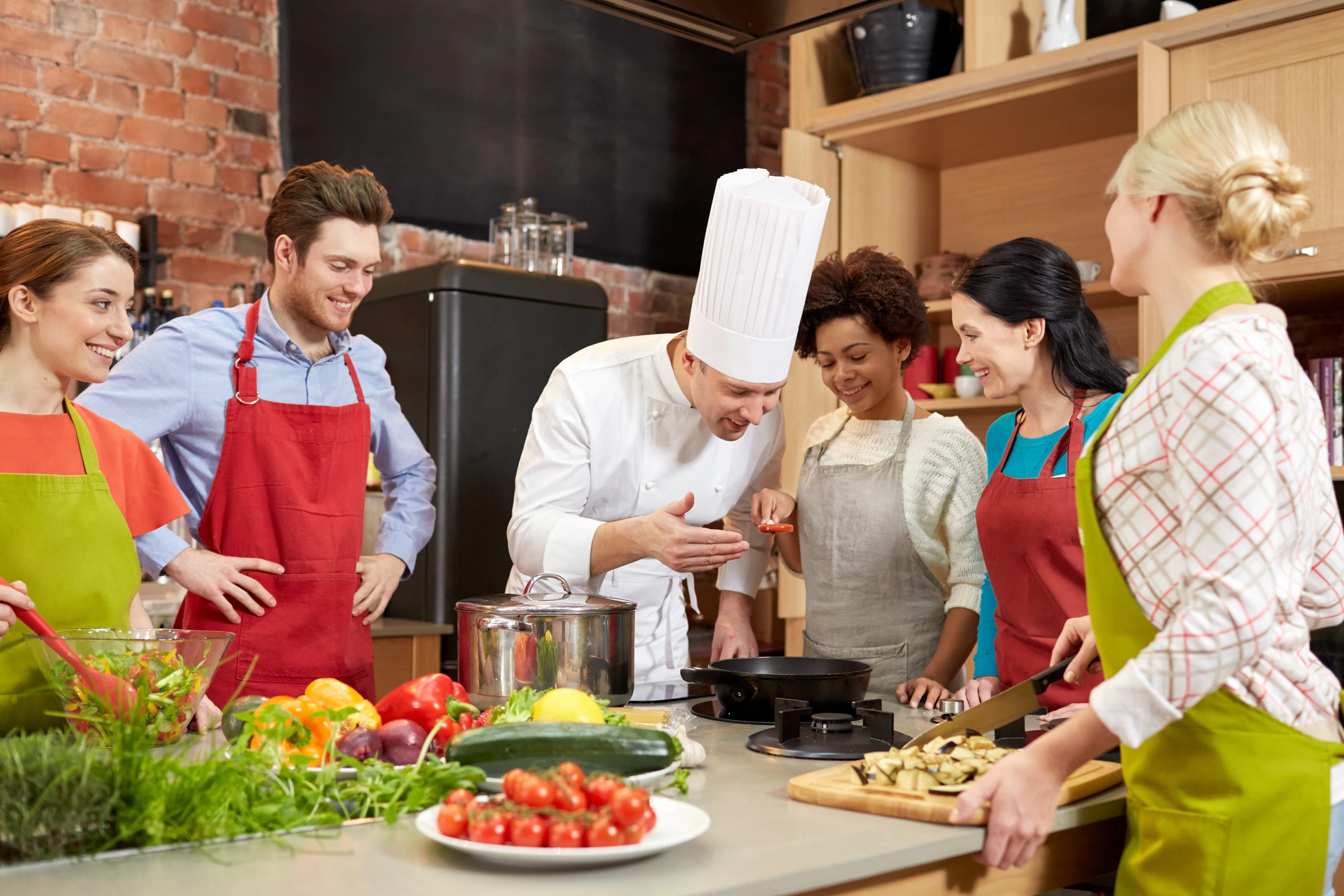 Siena: Pizza & Gelato Cooking Class + Dinner + Drinks
