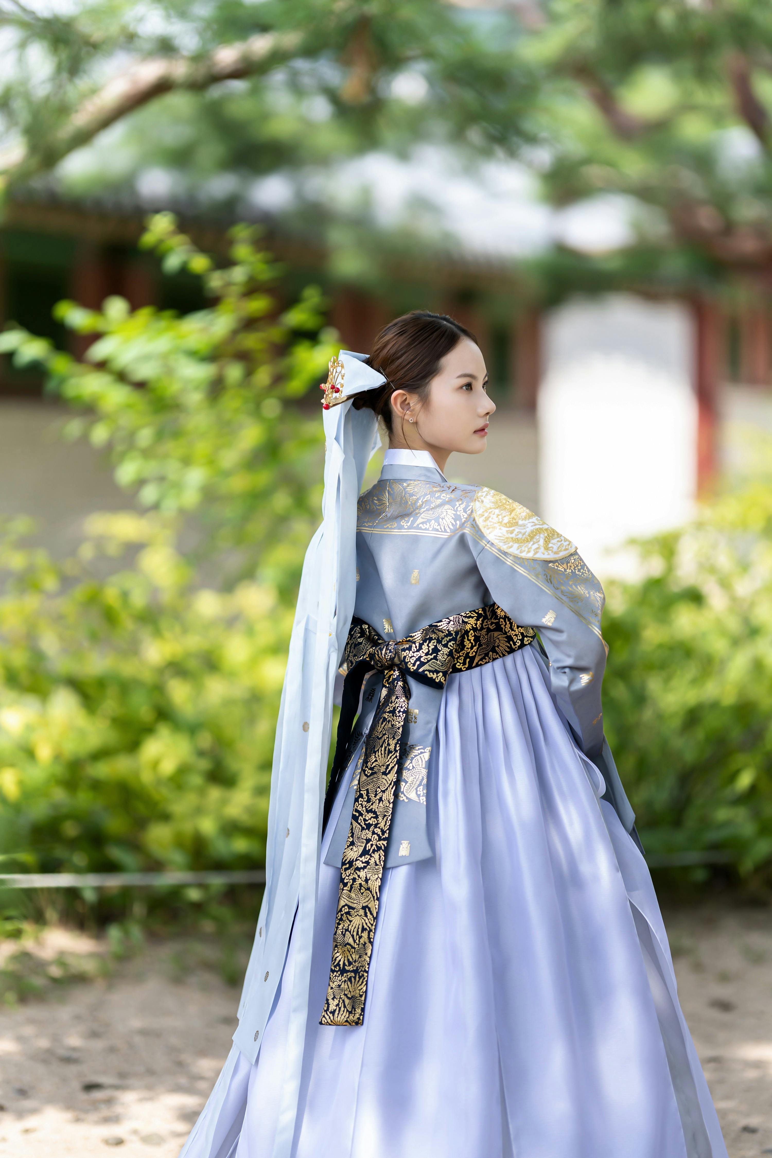 Hanbok That Day: Outdoor Photoshoot with Premium Hanbok Rental & Makeup Service - Photo 7