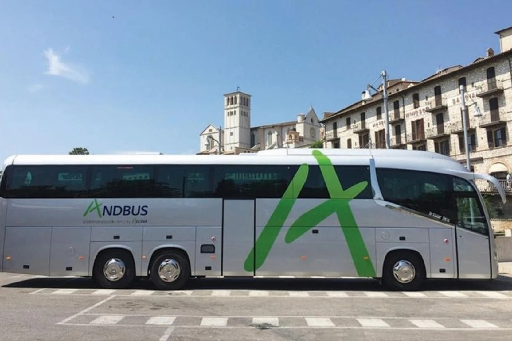 From Andorra la Vella: 1-Way Bus Transfer to Barcelona