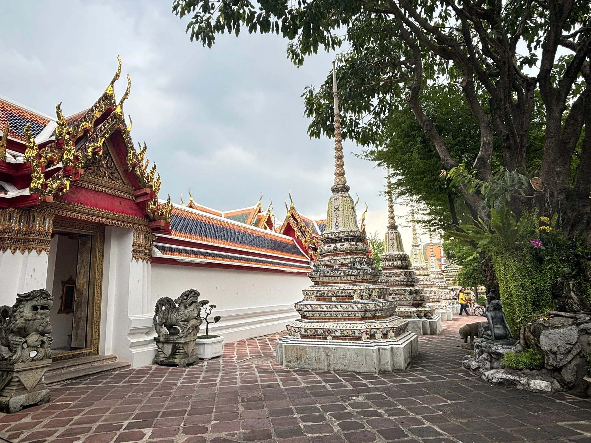 Bangkok: 3 Major Royal Temples Walking Tour
