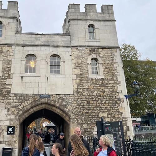 Tower of London: Guided Night Tour + Ceremony of the Keys - Photo 8