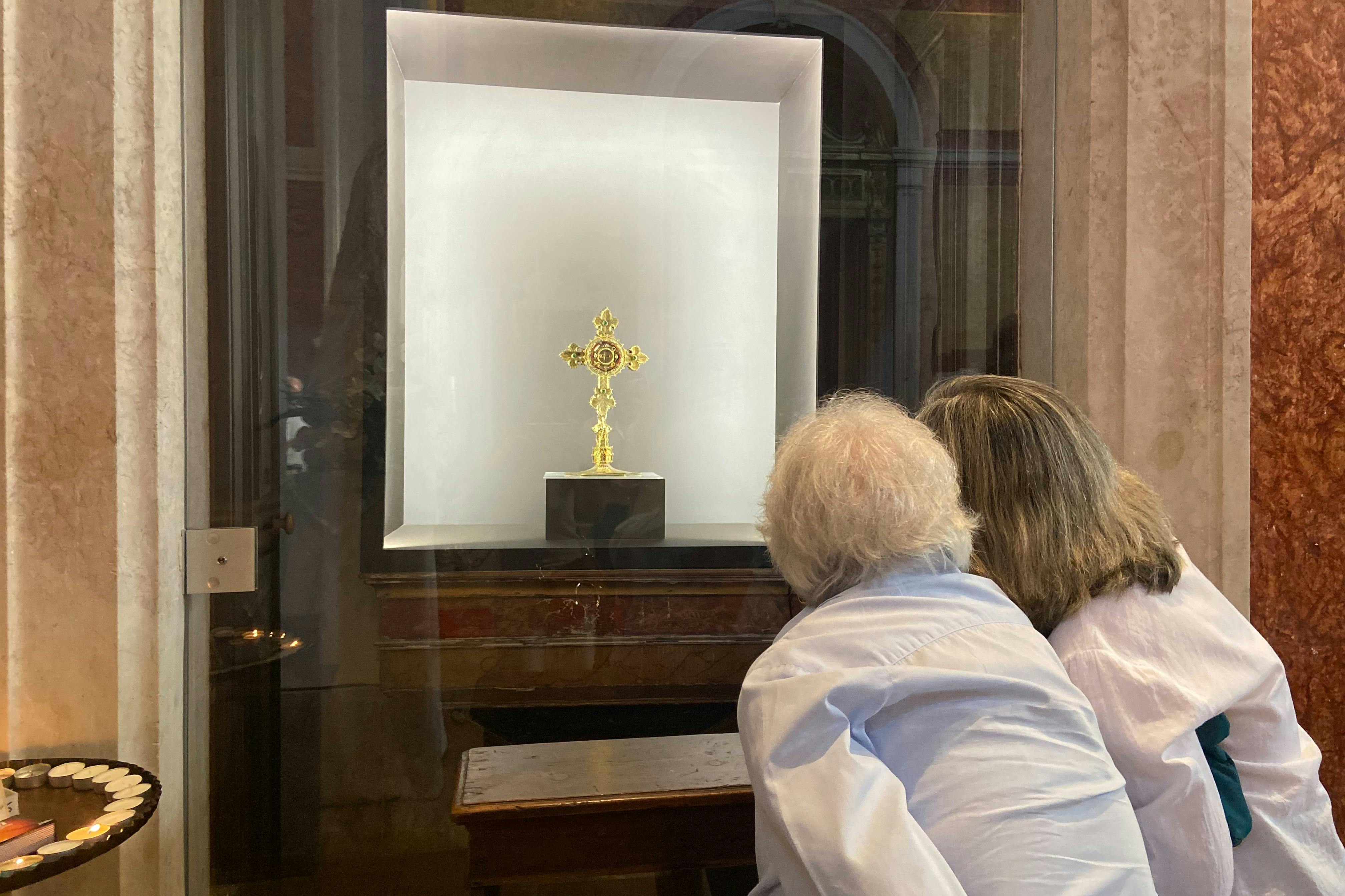 ホリー・クロス|聖十字架の遺物庫