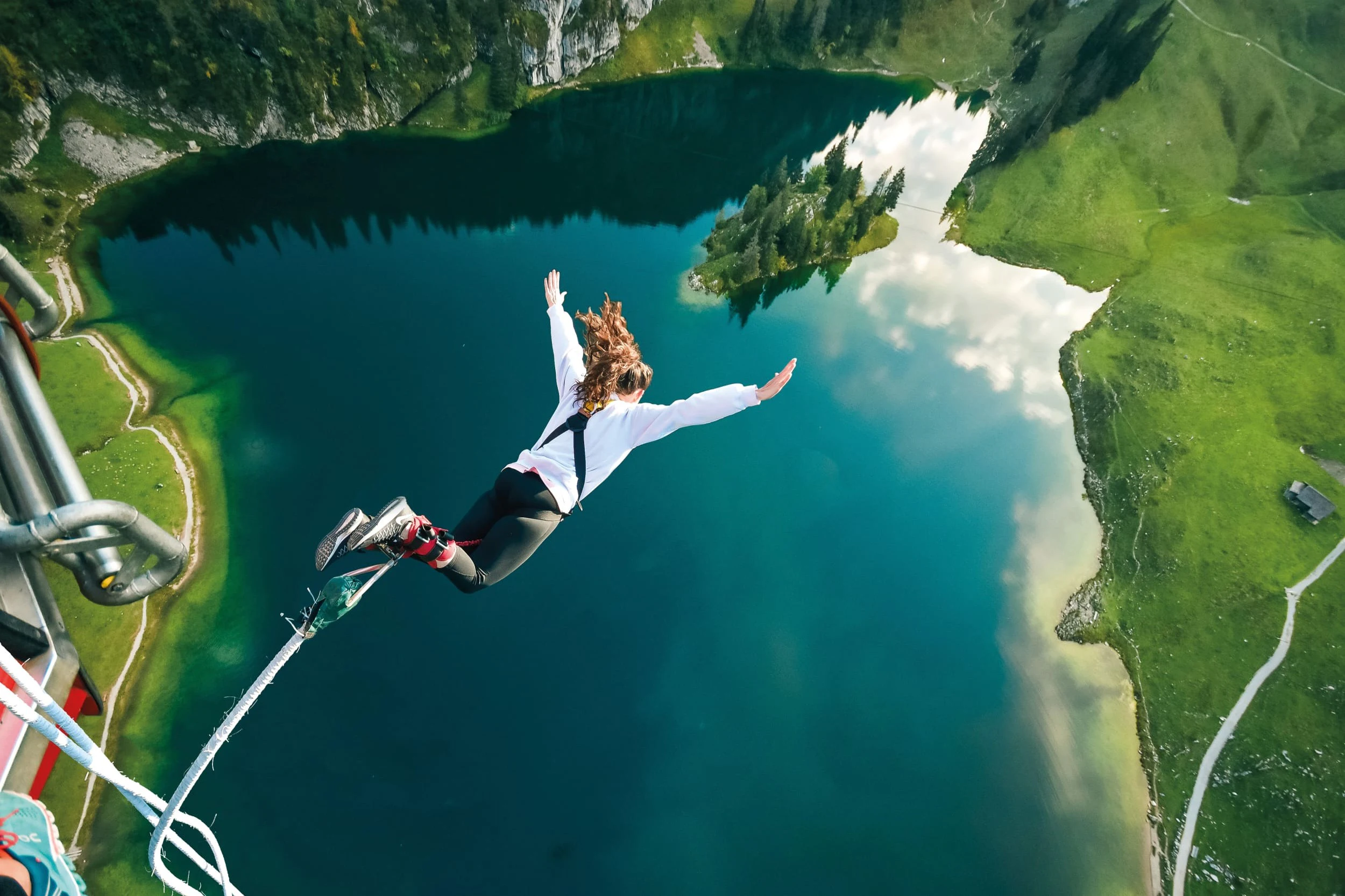Interlaken: Guided Bungy Jump + Transportation