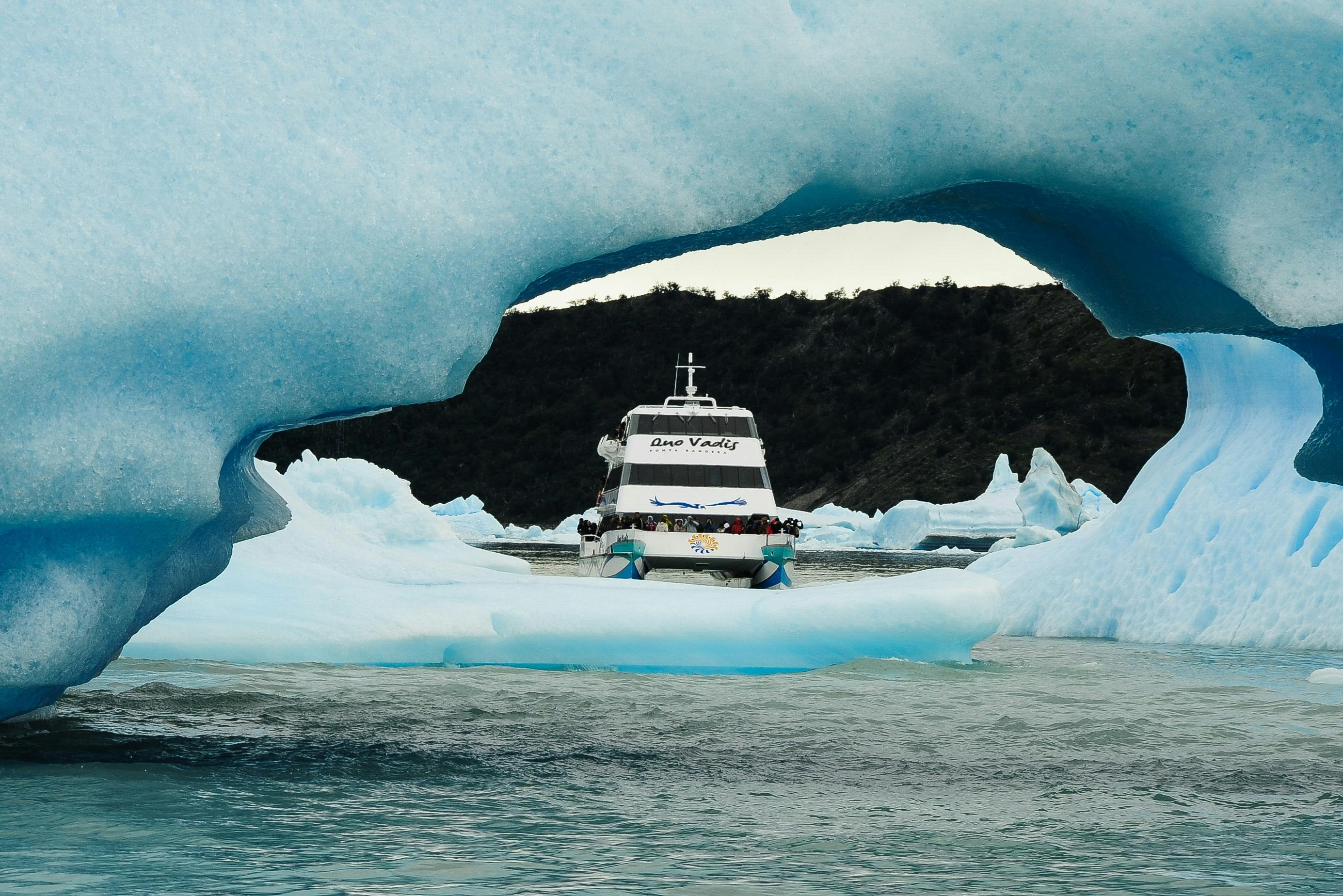 从乌普萨拉冰川破冰