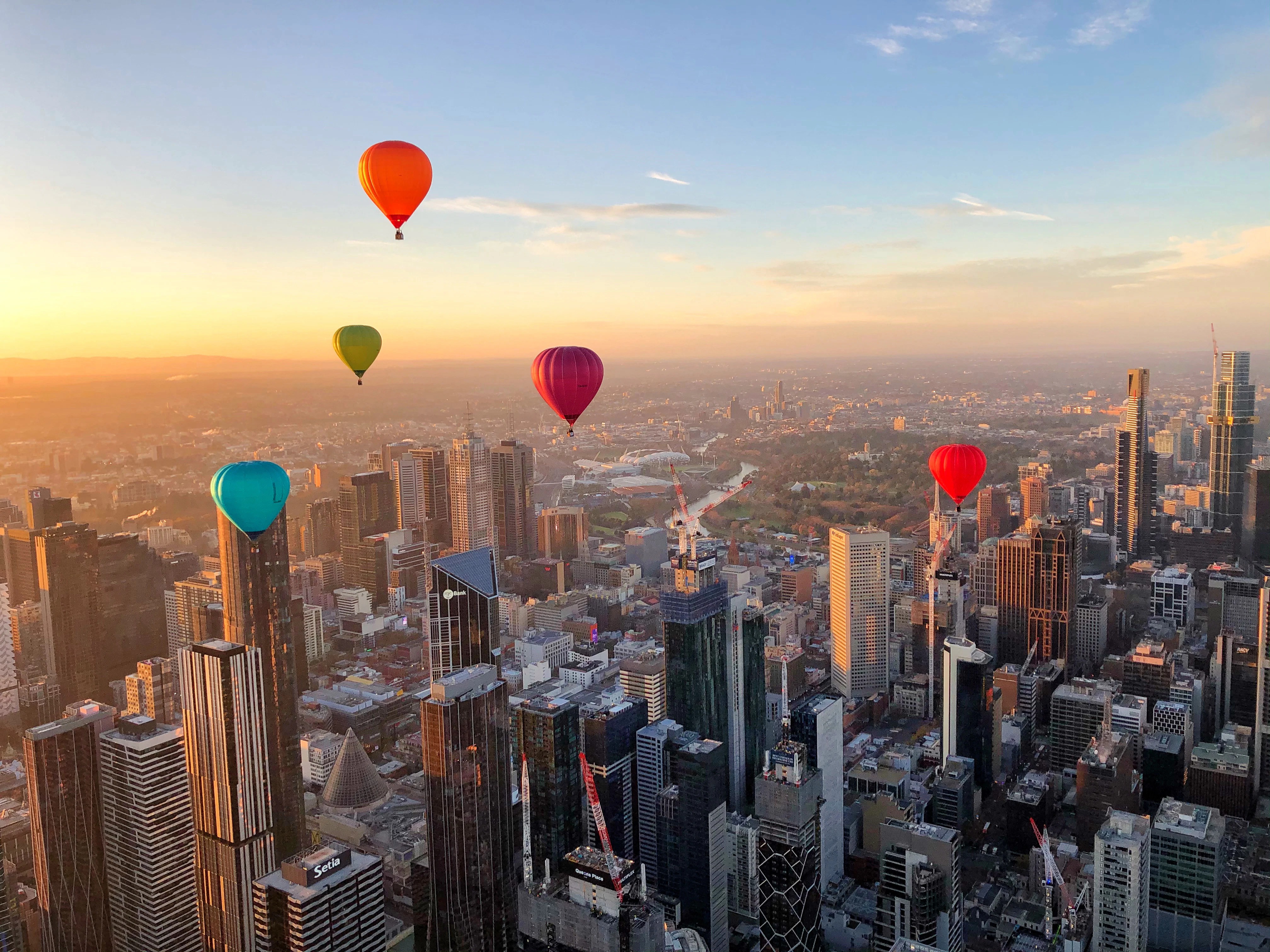 Melbourne: Voo de balão de ar quente ao nascer do sol + pequeno-almoço opcional