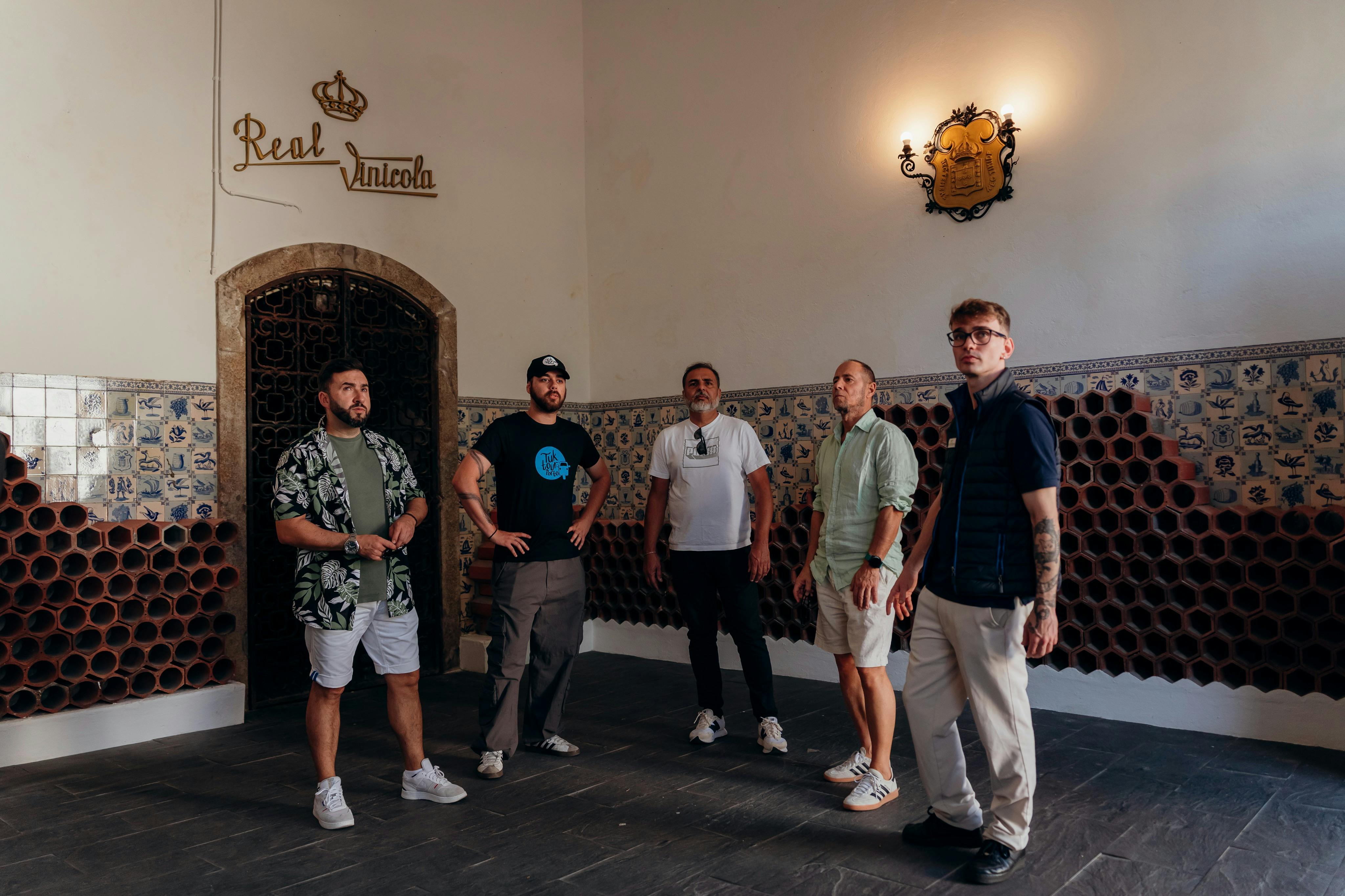 Tour privato di 2 ore in tuktuk a Porto al monastero e alle cantine — 2