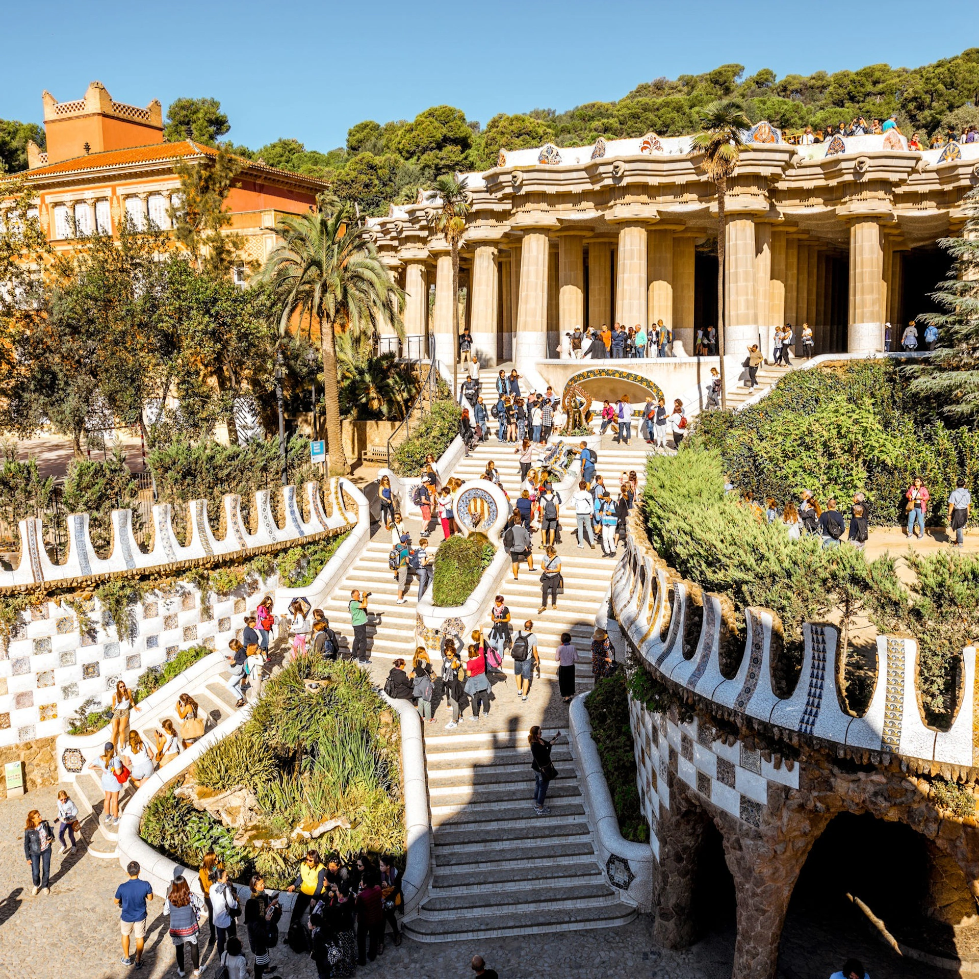 Sagrada Família i Park Güell: tiquet d'entrada de matí i visita guiada