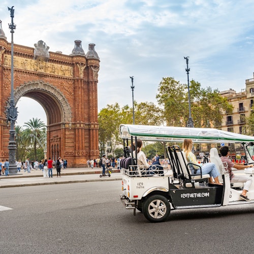Barcelona: 1-Hour Tour by Private Electric Tuk Tuk
