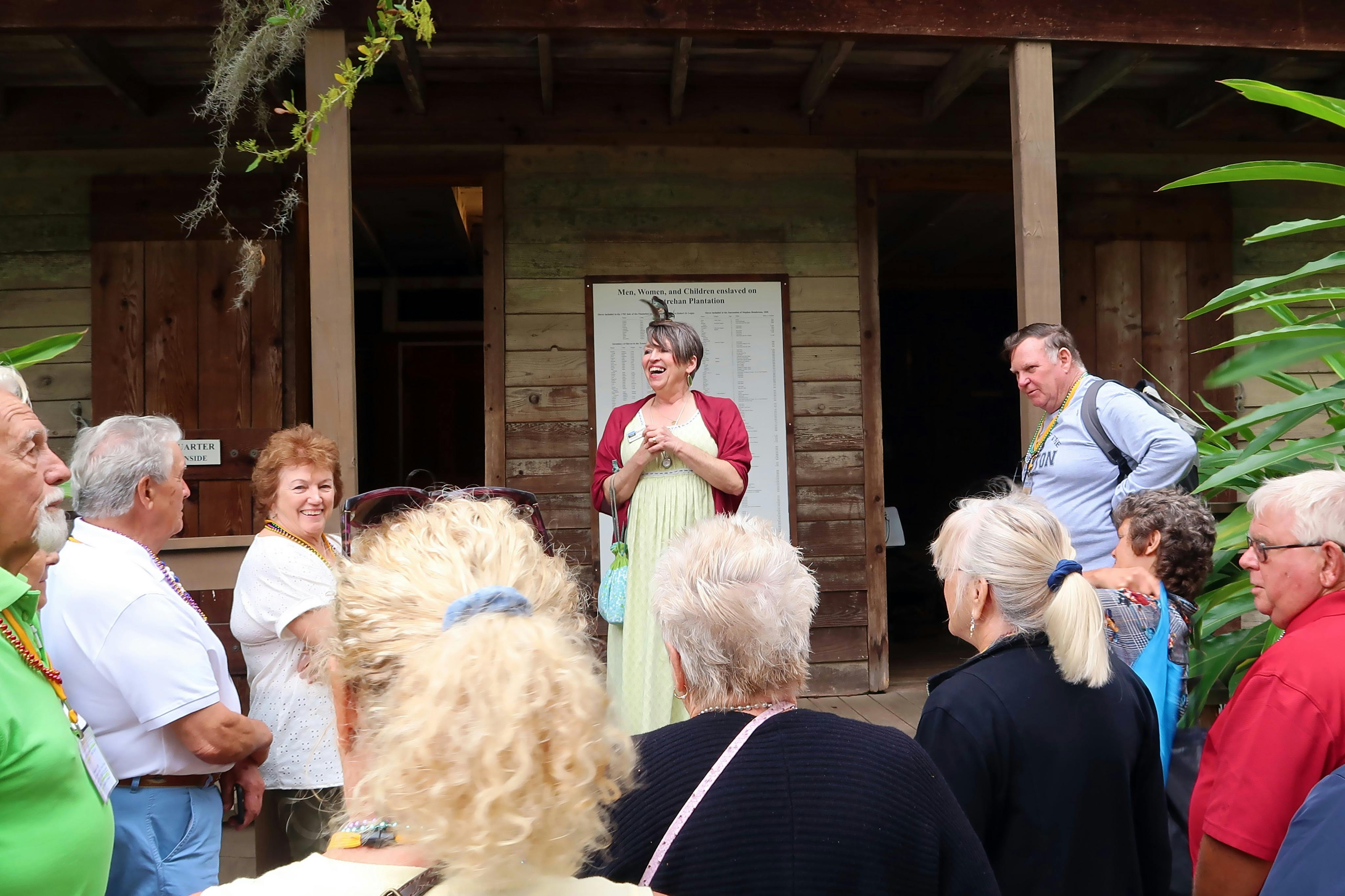 ゲストを案内する