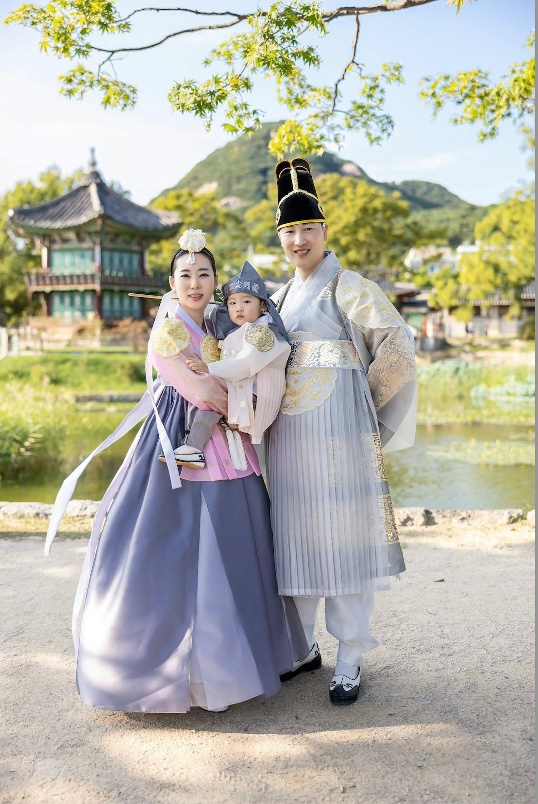 Hanbok That Day: Outdoor Photoshoot with Premium Hanbok Rental & Makeup Service in Seoul – Tiqets