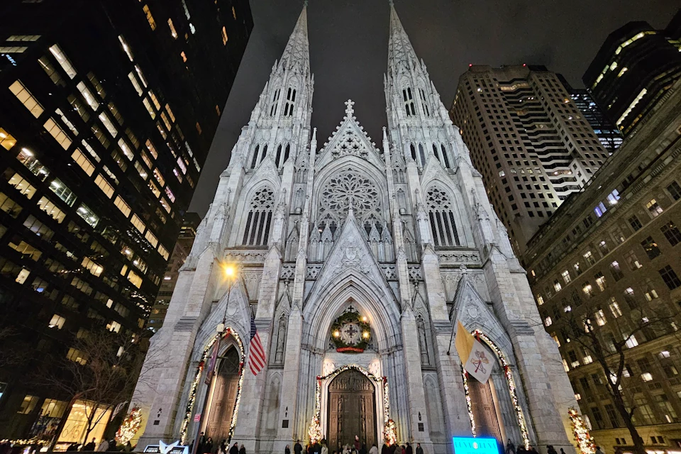 See St Patrick's Cathedral on 5th Ave. decorated for Christmas - both inside and out.