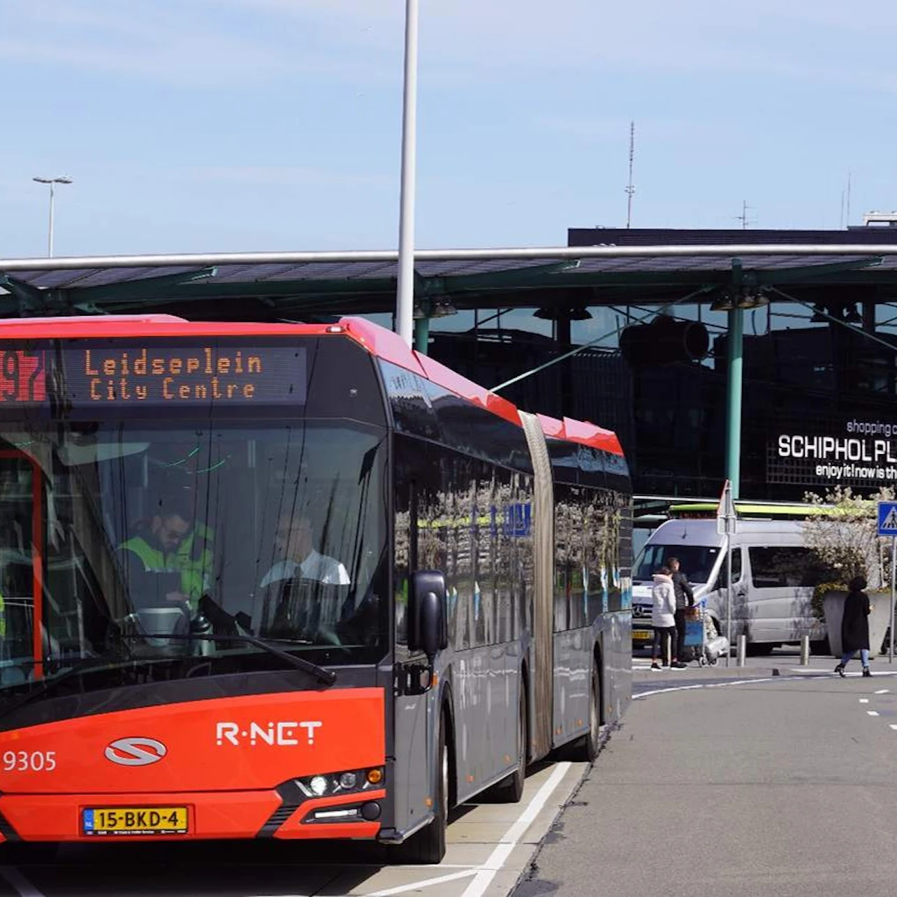 Amsterdam: One-Way Bus Transfer from Schiphol Airport
