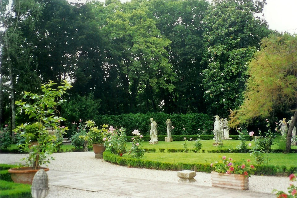 Villa Widmann gardens