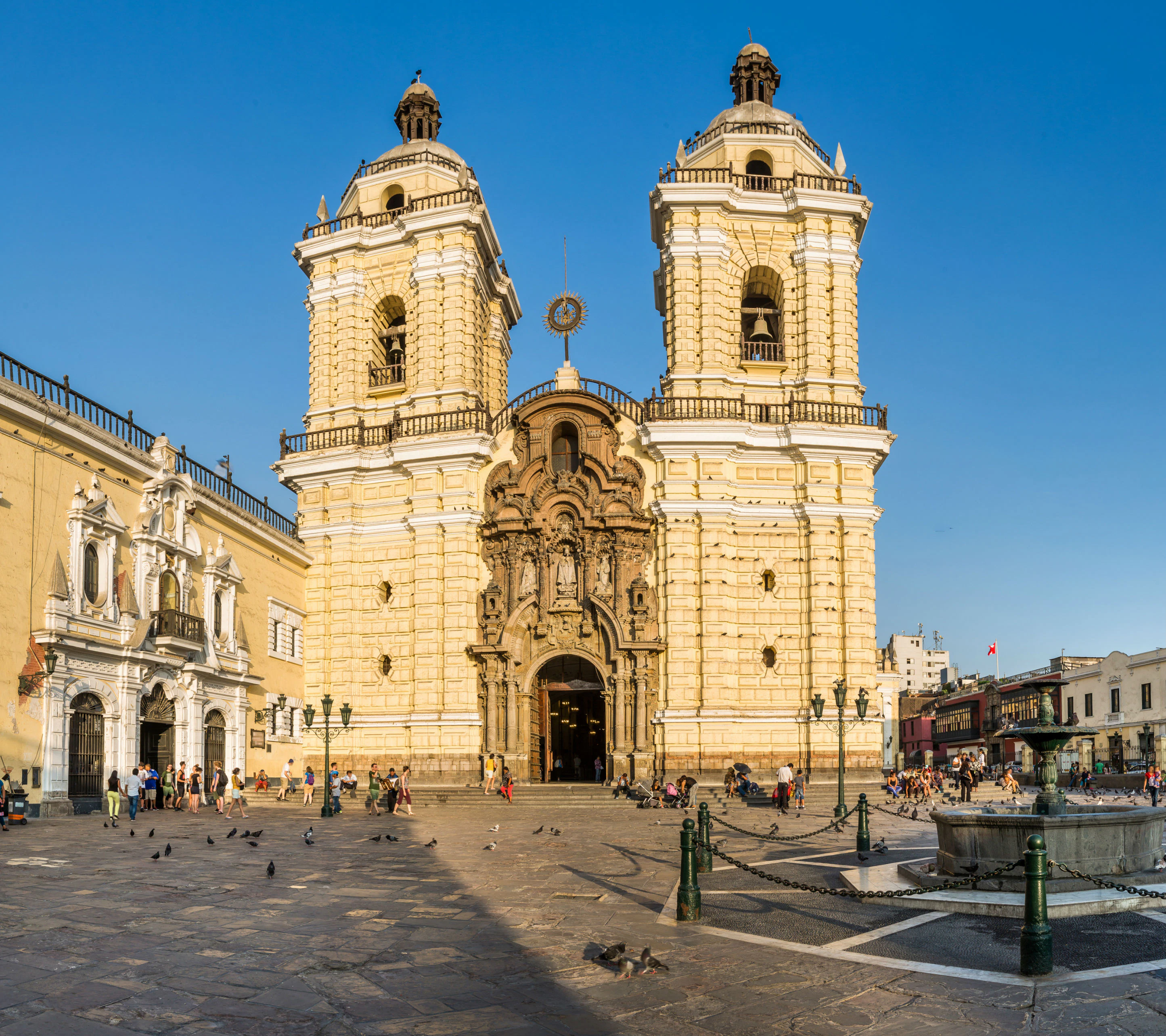 Lima Walking Tour & San Francisco Monastery