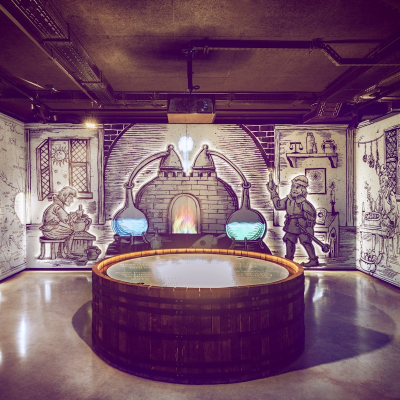 Polish Vodka Museum: Guided Tour + 4 Vodka Tastings