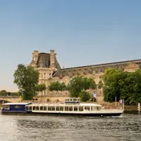 Paris en Scène - Jantar de cruzeiro no Sena em Paris - Vista do Museu do Louvre