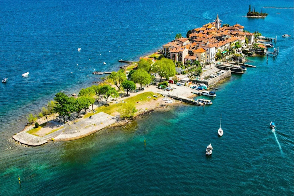 island of fishermen in stresa