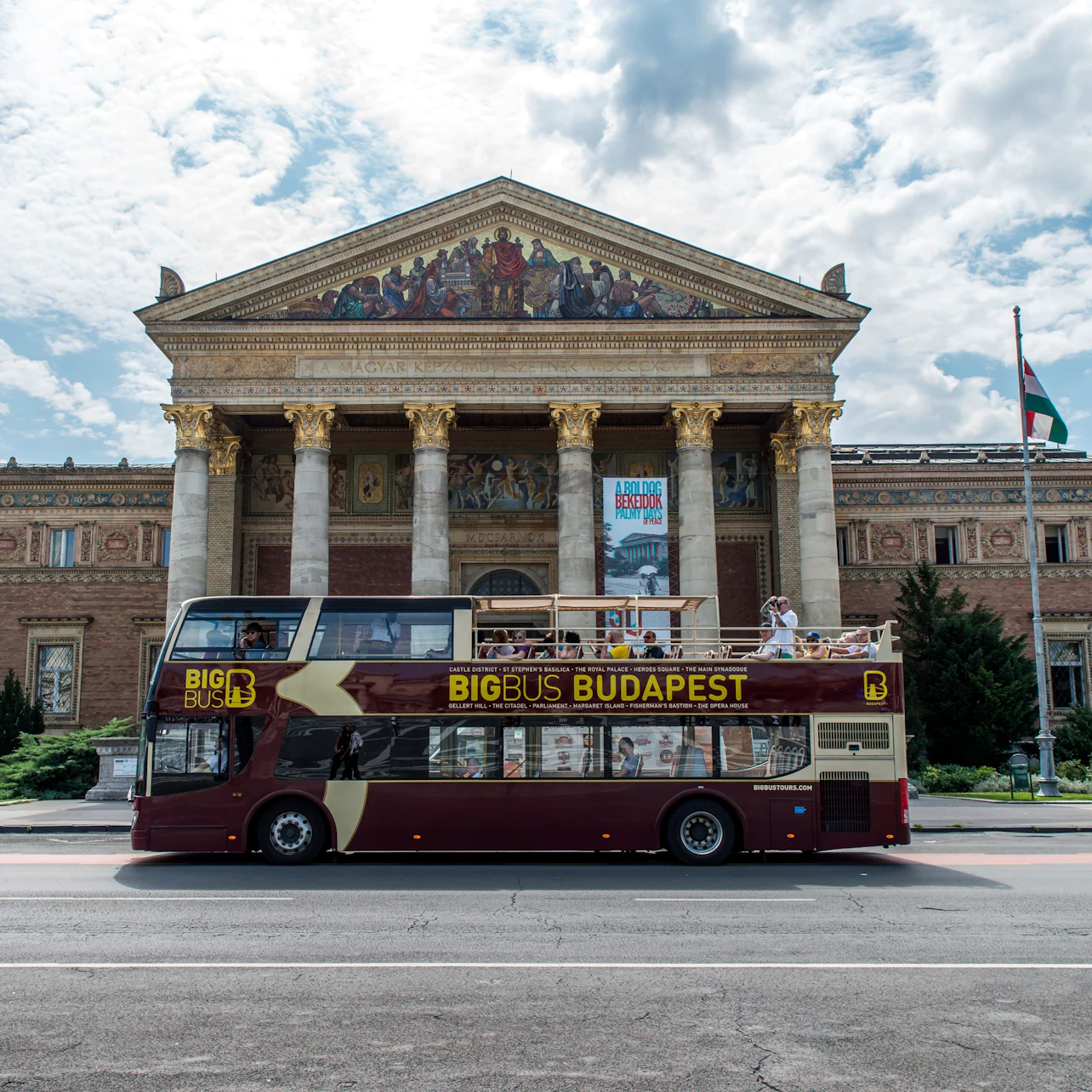 Big Bus Budapest: Hop-on Hop-off Bus Tour in Budapest β Tiqets
