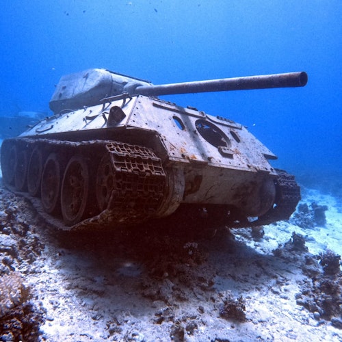 Experiencia de buceo en el Museo Militar del Mar Rojo