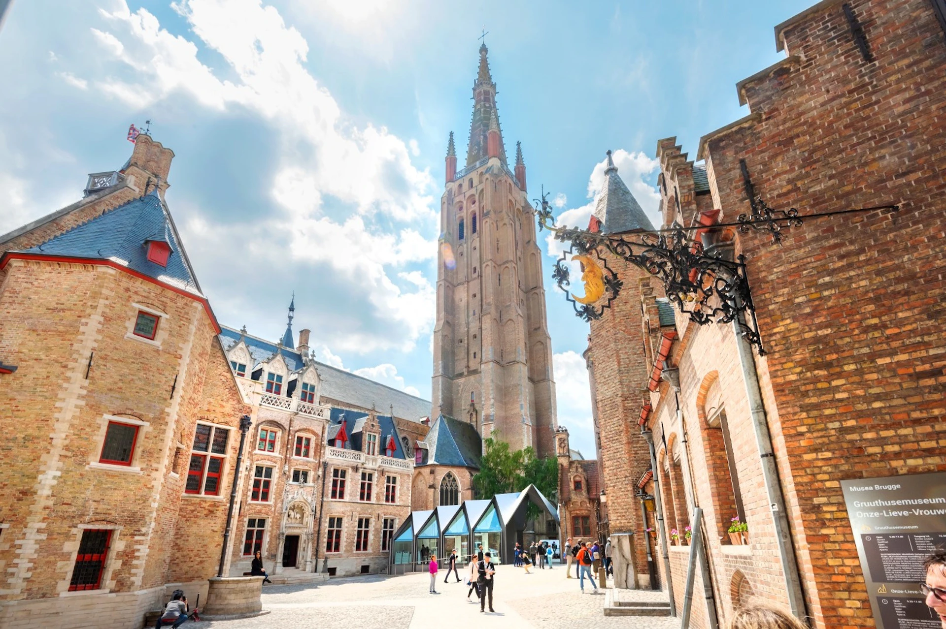 Exterior of the Gruuthuse Museum, the pavilion and Our Lady's Church