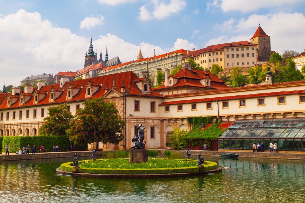 Prague Castle: Entry Ticket + Guided Tour 2
