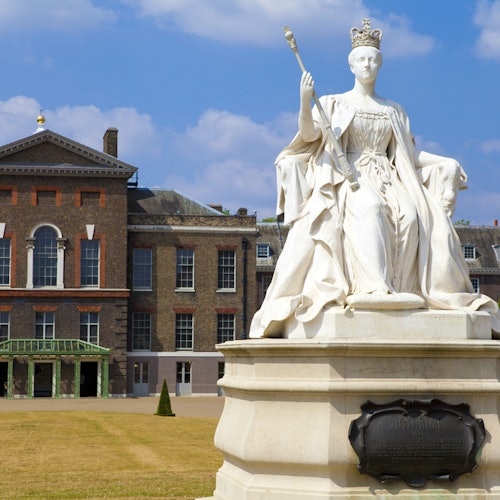 Visita semiprivada al Palacio y Jardines de Kensington con exposición de estilo real